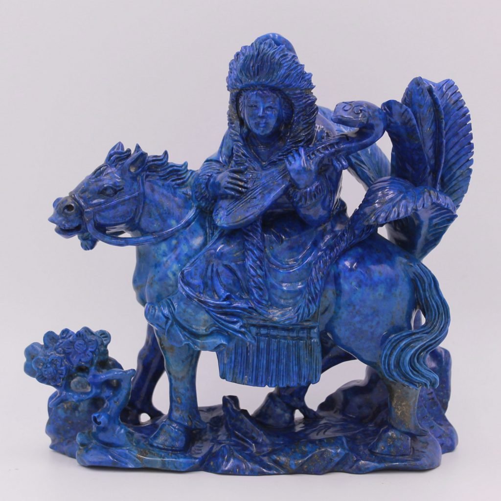 Sculpture en lapis-lazuli Mulan chevauchant un cheval