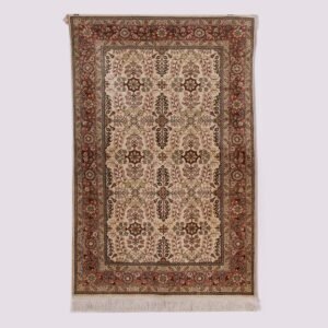 Tapis oriental en soie naturelle fait main