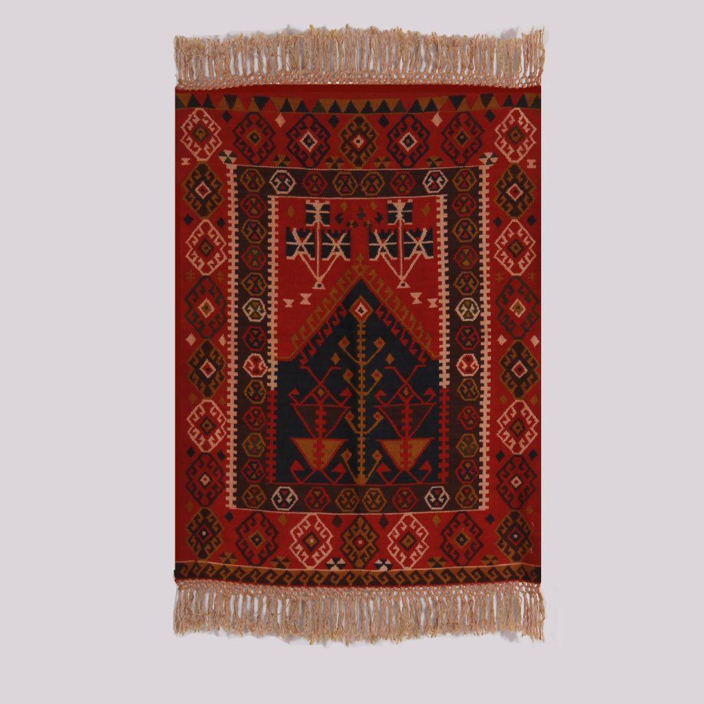 Hand-knotted rug in pure silk, dimensions 2.23 ft by 2.95 ft