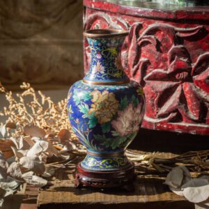 Vase avec fleurs en cloisonné (sur socle)
