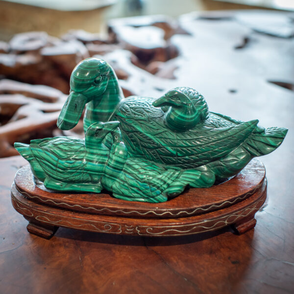 Sculpture en malachite - La famille de canards