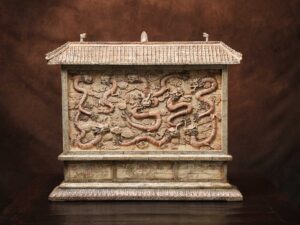 Sculpture d'un temple avec neufs têtes de dragon en Os Bovin de Chine