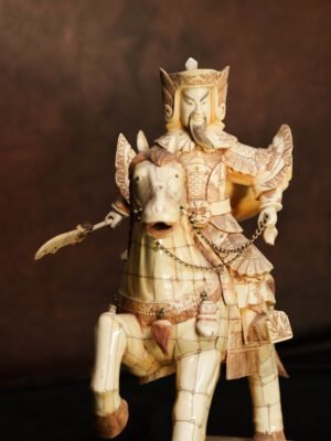 Sculpture "De Combat & d'Amour, Yang Zongbao et Mu Guiying" en Os Bovin de Chine